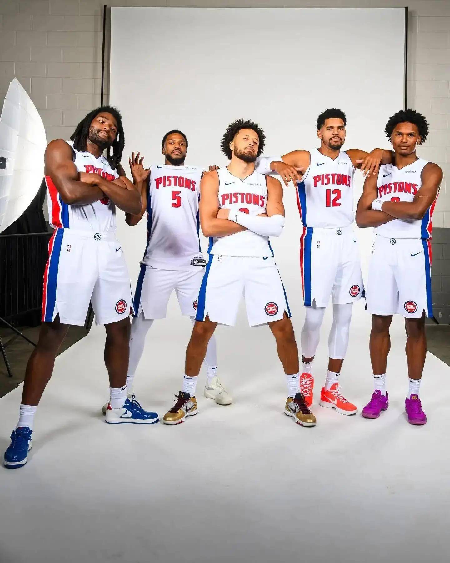 终极猜想来了：阿森纳掉链子无缘冠军VS英超夺冠，你选哪个？（阿森纳终极命题：掉链子无冠，还是问鼎英超？）