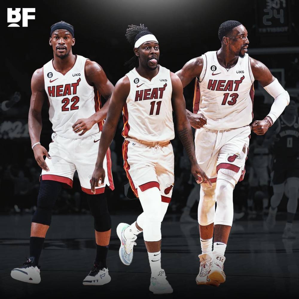 体坛：中足联应成为亚冠保卫战的参与者，联赛政策要给予支持（体坛：中足联应投身亚冠保卫战，联赛政策须积极护航）