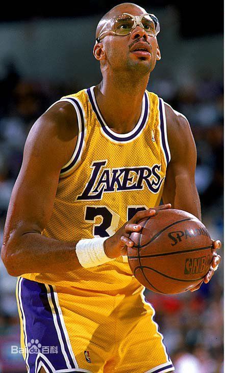 欧冠前瞻：本菲卡出线前景不妙，那不勒斯状态不俗为晋级争三分（欧冠前瞻：本菲卡晋级前景堪忧，那不勒斯状态正佳力拼三分）