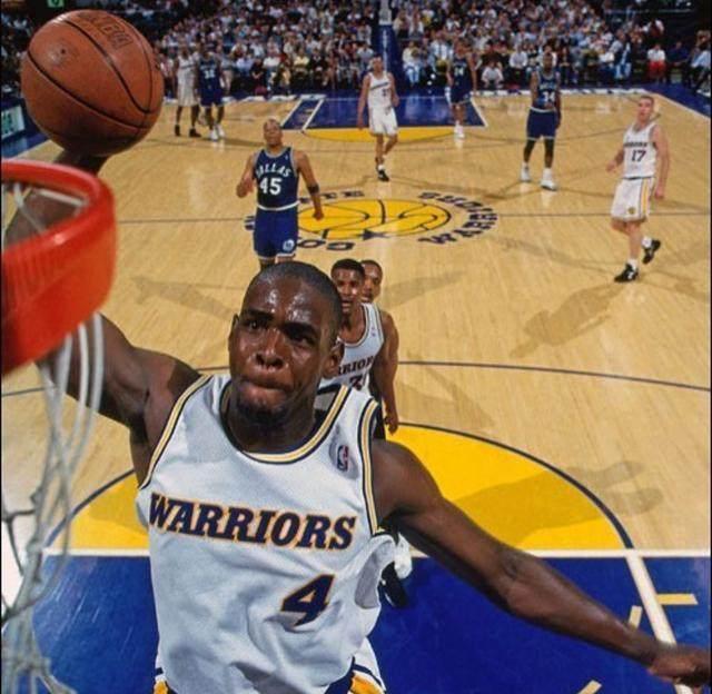 英媒：吉达国民想世界杯后签维尼修斯，准备开5年10亿欧薪水（英媒：吉达国民计划在世界杯后签下维尼修斯，拟奉上5年总薪10亿欧合同）